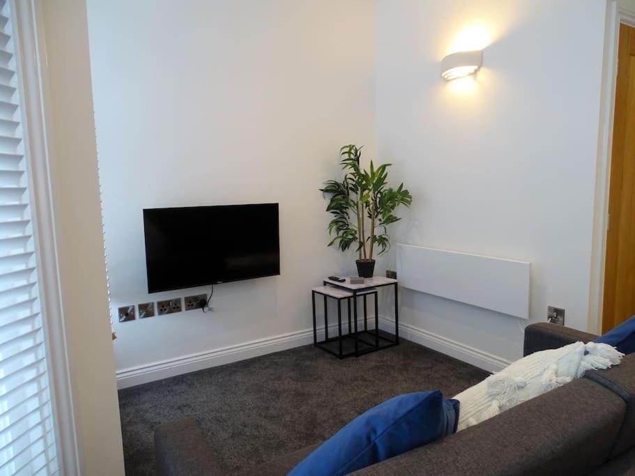 Apt 3 - Queens Court Скарборо Екстер'єр фото